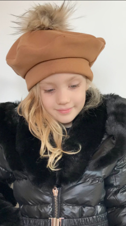 Beret dziewczęcy zimowy camel