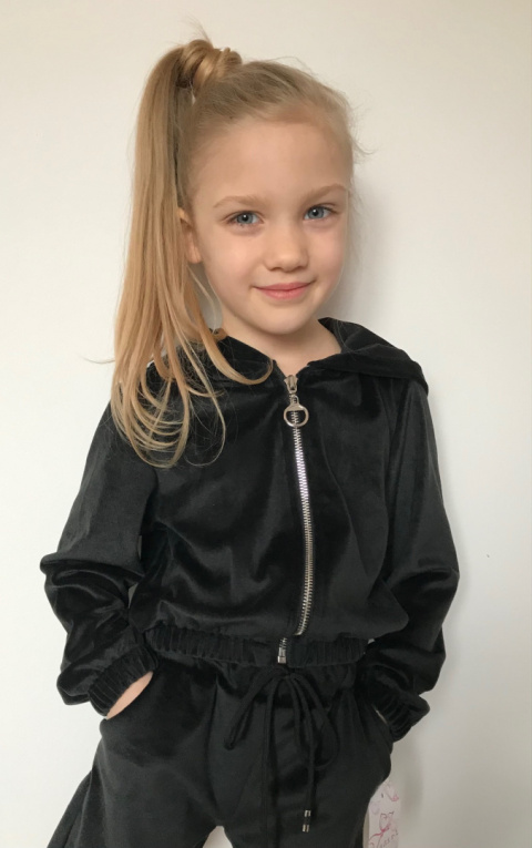 Welurowy komplet dziewczęcy bluza spodenki ~ czerń Welurowy komplet dziewczęcy bluza spodenki ~ czerń