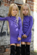 Sukienka z dzianiny prążkowanej Qba Kids fiolet