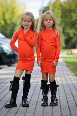 Sukienka dziewczęca z dzianiny prążkowanej Qba Kids pomarańcz