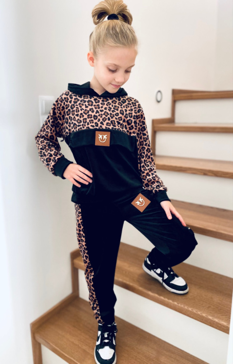 Dres welurowy dziewczęcy PANTERKA jaskółki Dres welurowy dziewczęcy PANTERKA jaskółki