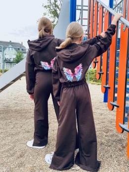 Dres WINGS czekoladowy ZE SKRZYDŁAMI