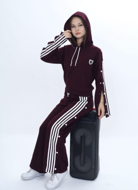 Stylowy komplet dresowy -bordo Stylowy komplet dresowy -bordo