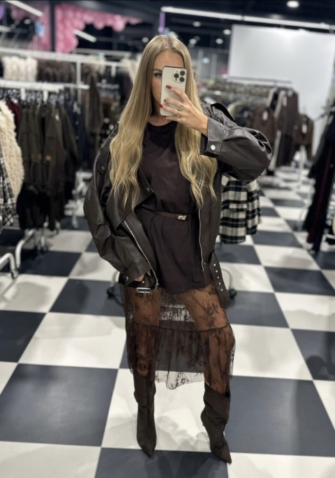 Sukienka oversize z koronkową spódnicą Sukienka oversize z koronkową spódnicą