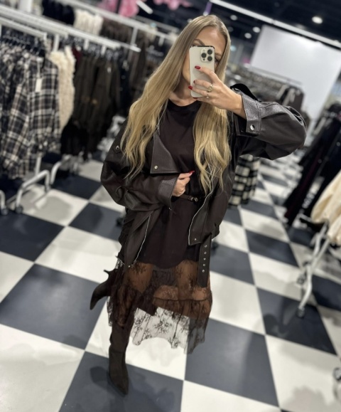 Sukienka oversize z koronkową spódnicą Sukienka oversize z koronkową spódnicą
